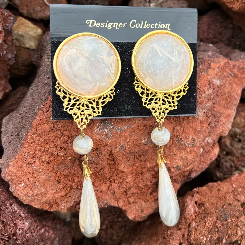 - Vintage Deadstock Marble Dangle Clip-On Earrings! NEW!